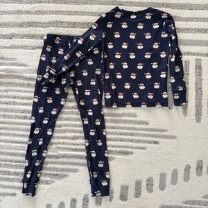 Gap Kids Santa Long Sleeve Pajamas 🎅🏻🎅🏾 🎅🏿